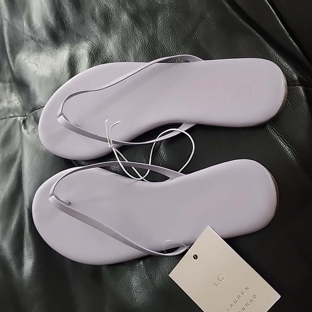 LC Conrad Sandal in lavender color